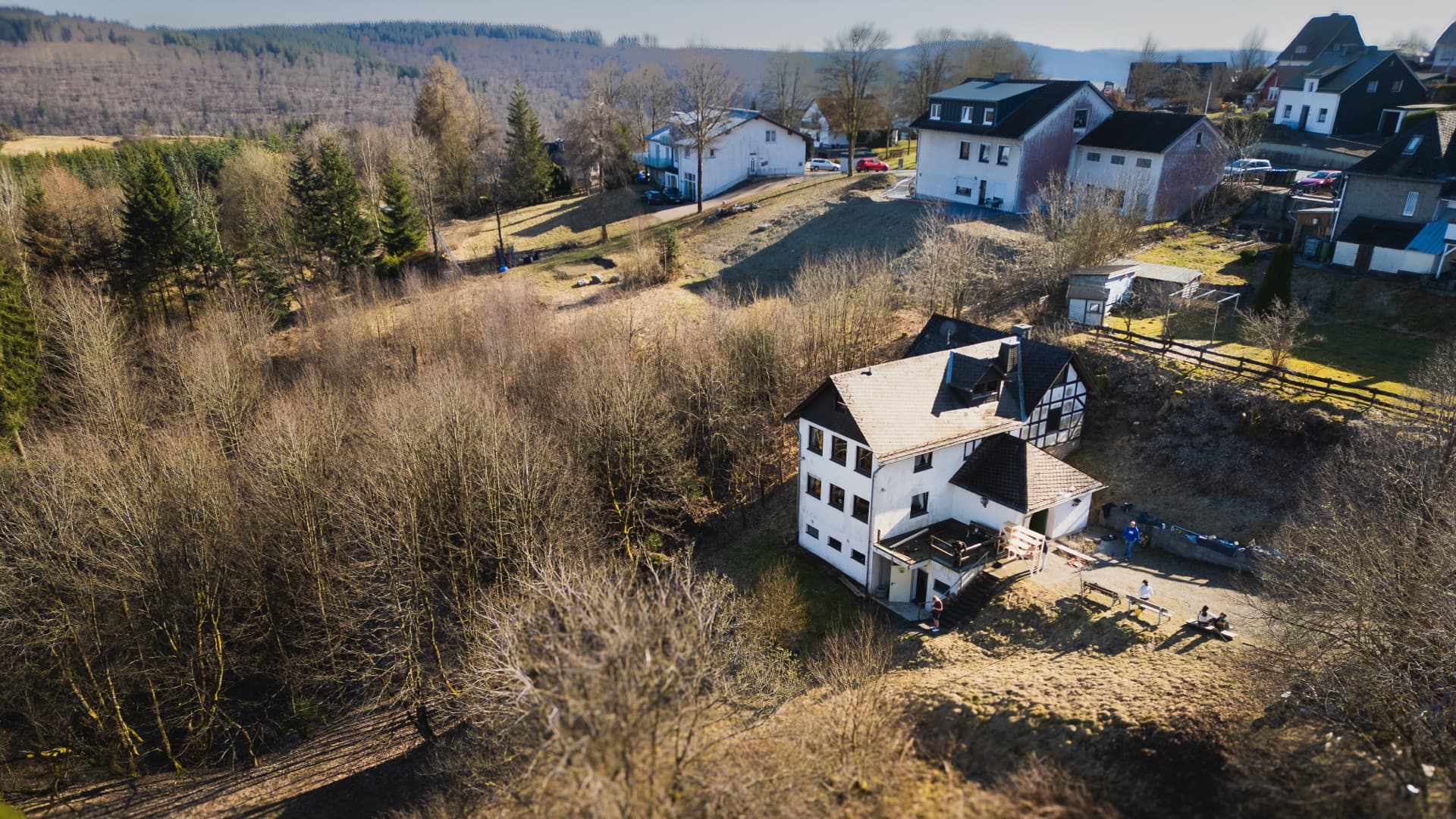 Hütte eingebettet in die Sauerländer Natur